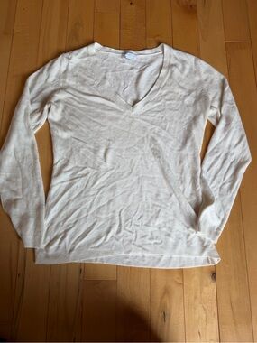 New York & Company Cream V-Neck Lightweight Sweater